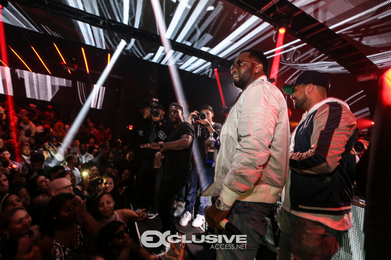 DIddy & Kevin Hart close out NBA All Star Weekend photos by Thaddaeus McAdams @KeepitExclusive on Instagram (37 of 69)