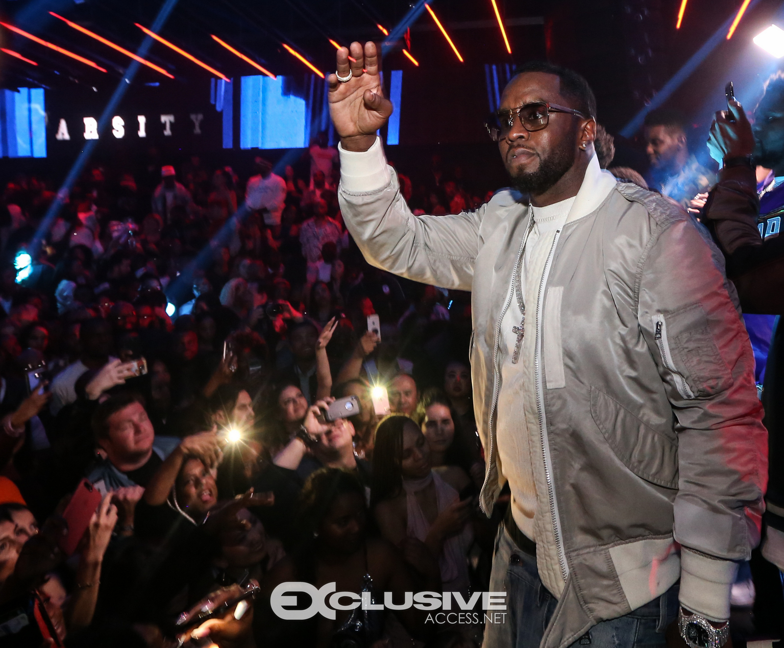 DIddy & Kevin Hart close out NBA All Star Weekend photos by Thaddaeus McAdams @KeepitExclusive on Instagram (39 of 69)