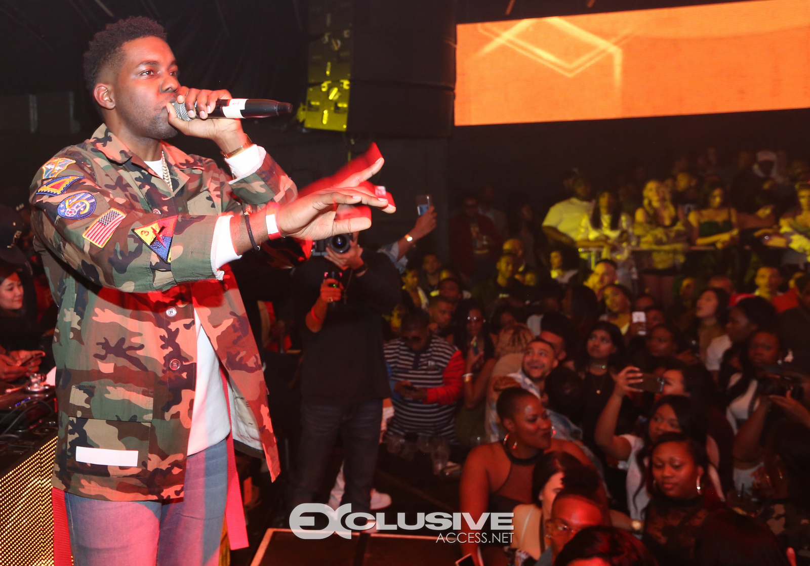 DIddy & Kevin Hart close out NBA All Star Weekend photos by Thaddaeus McAdams @KeepitExclusive on Instagram (54 of 69)