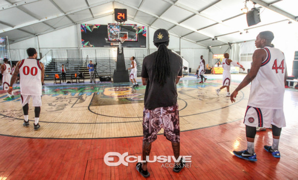 2Chainz Sizes up the comp Day 2 South Beach Invitational  (11 of 114)