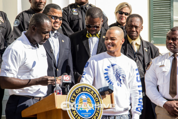 T.I Gets The Key To Jackson, Ms. (4 of 10)