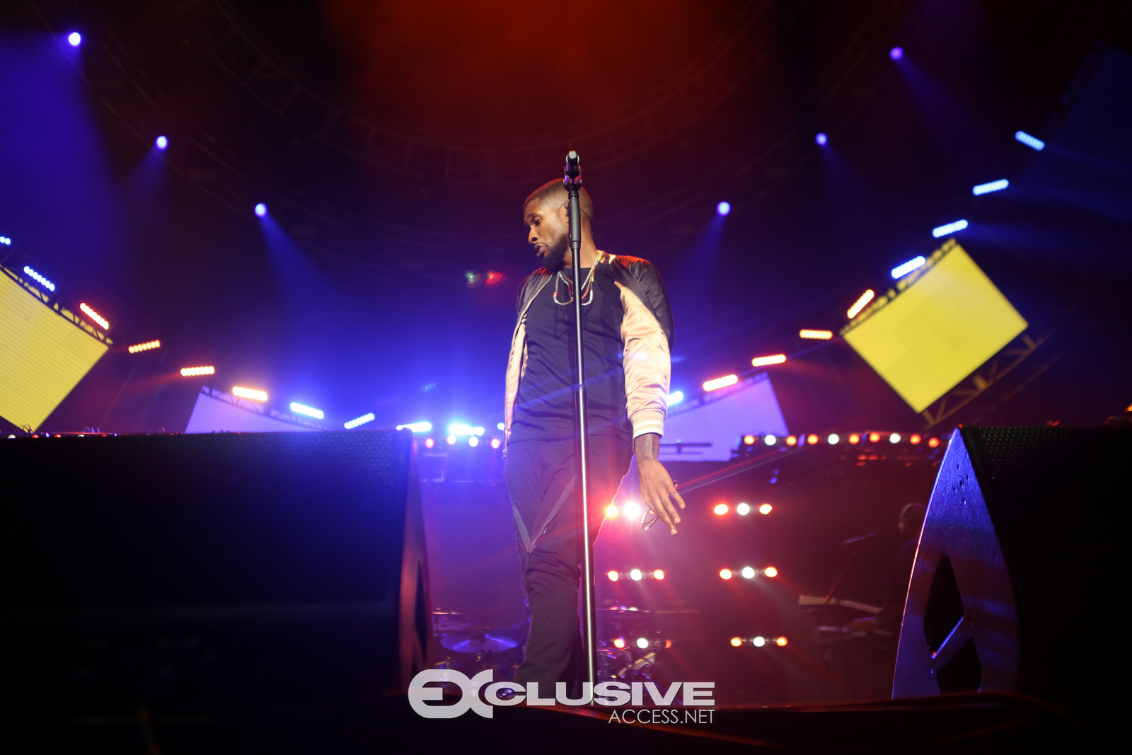 Usher live at The BET Experince by Thaddaeus McAdams