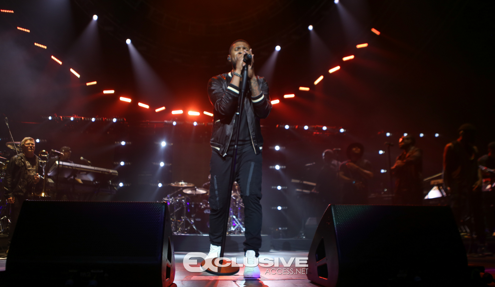 Usher live at The BET Experince by Thaddaeus McAdams