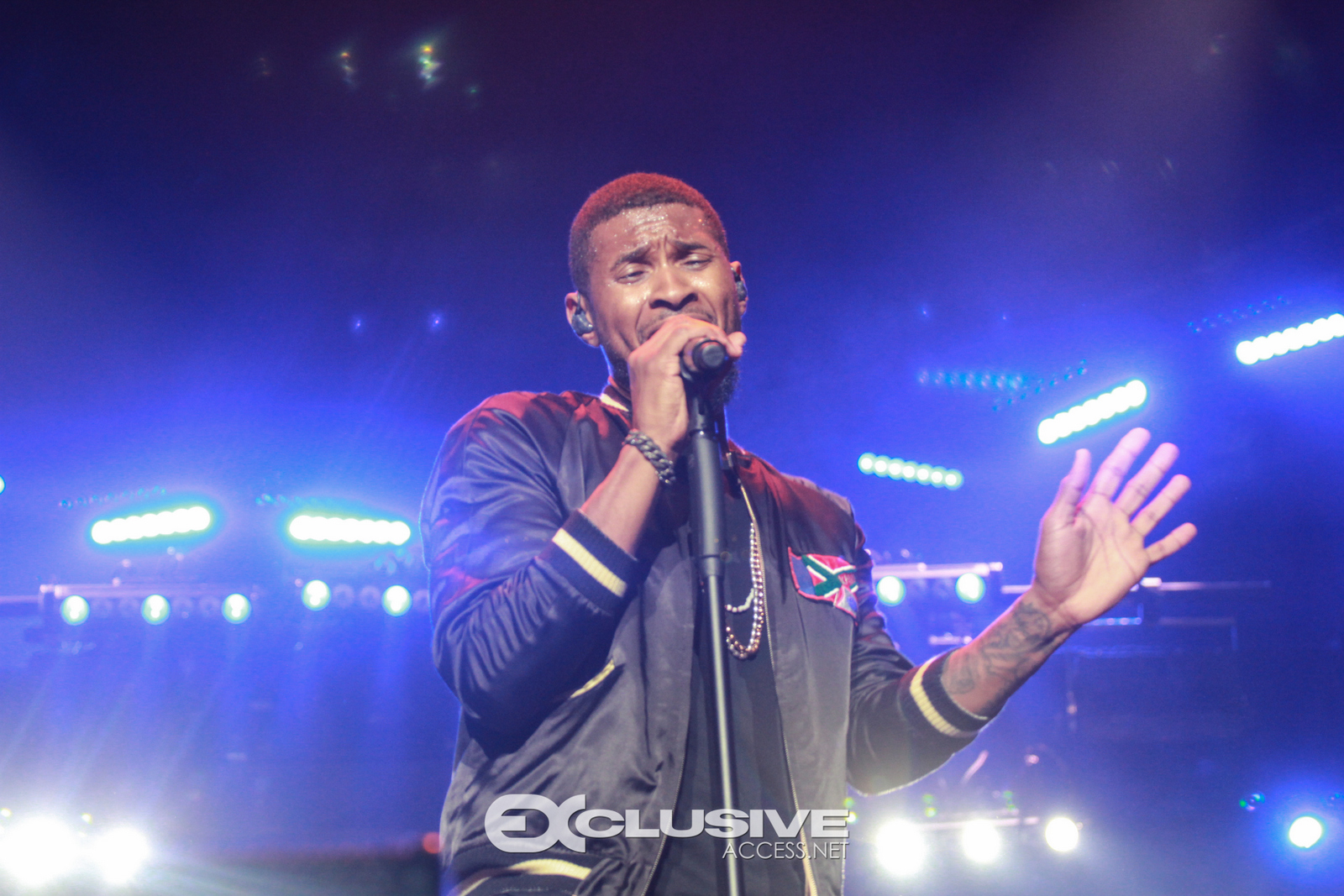 Usher live at The BET Experince by Thaddaeus McAdams