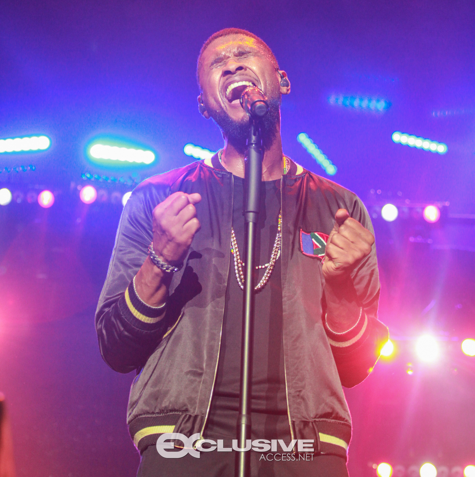 Usher live at The BET Experince by Thaddaeus McAdams