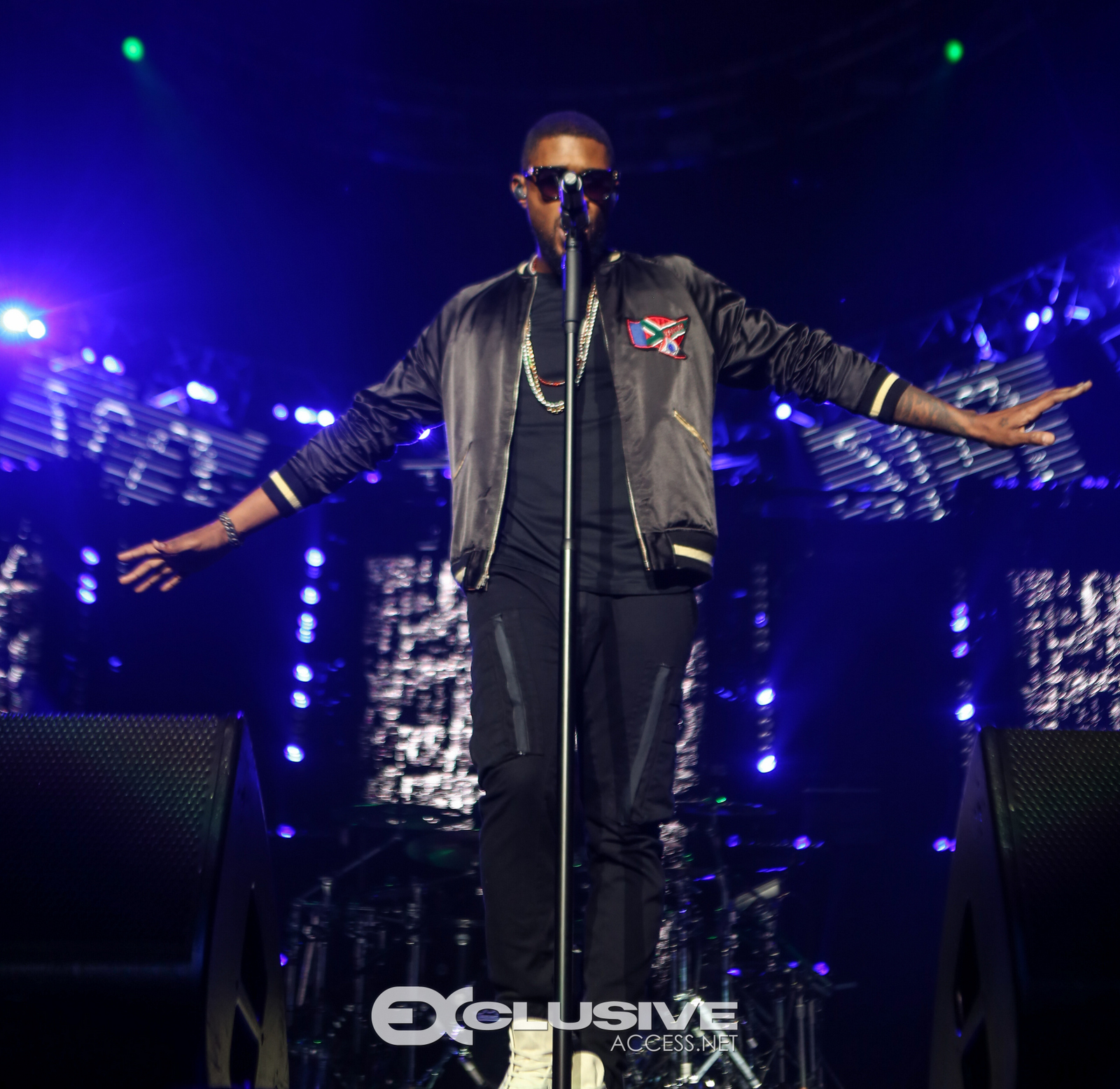 Usher live at The BET Experince by Thaddaeus McAdams