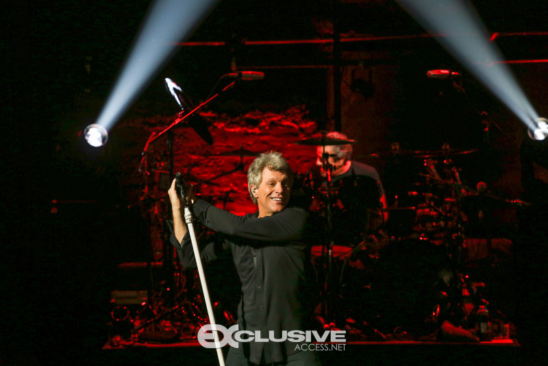 bonjovi-performs-this-house-is-not-for-sale-at-the-barrymore-theather-photos-by-thaddaeus-mcadams-40-of-112