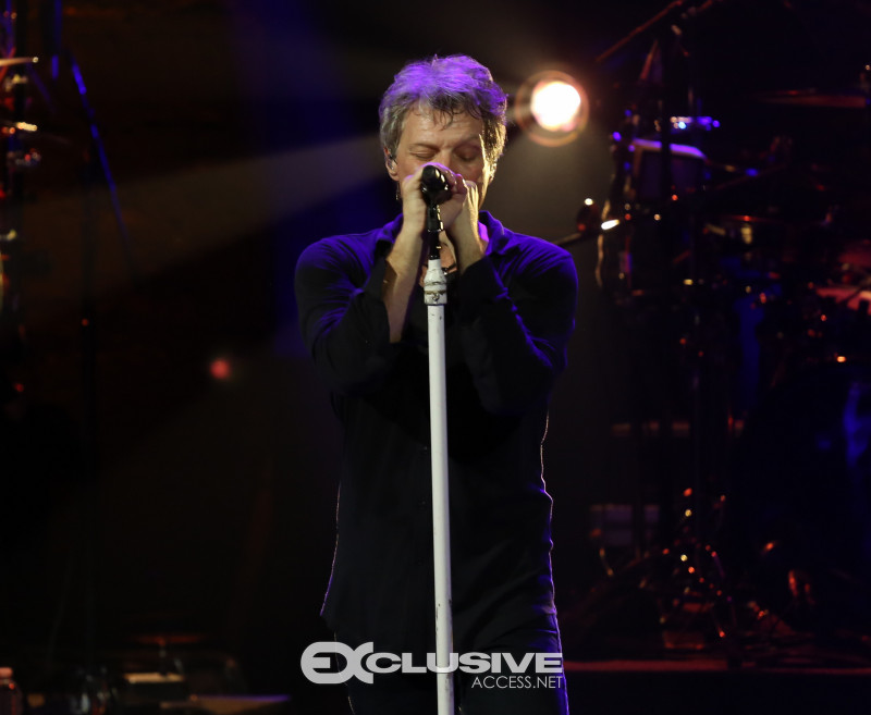 bonjovi-performs-this-house-is-not-for-sale-at-the-barrymore-theather-photos-by-thaddaeus-mcadams-54-of-112