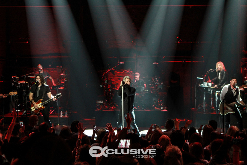 bonjovi-performs-this-house-is-not-for-sale-at-the-barrymore-theather-photos-by-thaddaeus-mcadams-81-of-112