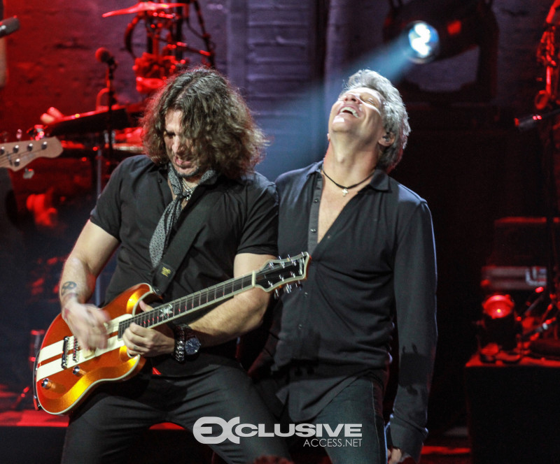 bonjovi-performs-this-house-is-not-for-sale-at-the-barrymore-theather-photos-by-thaddaeus-mcadams-89-of-112