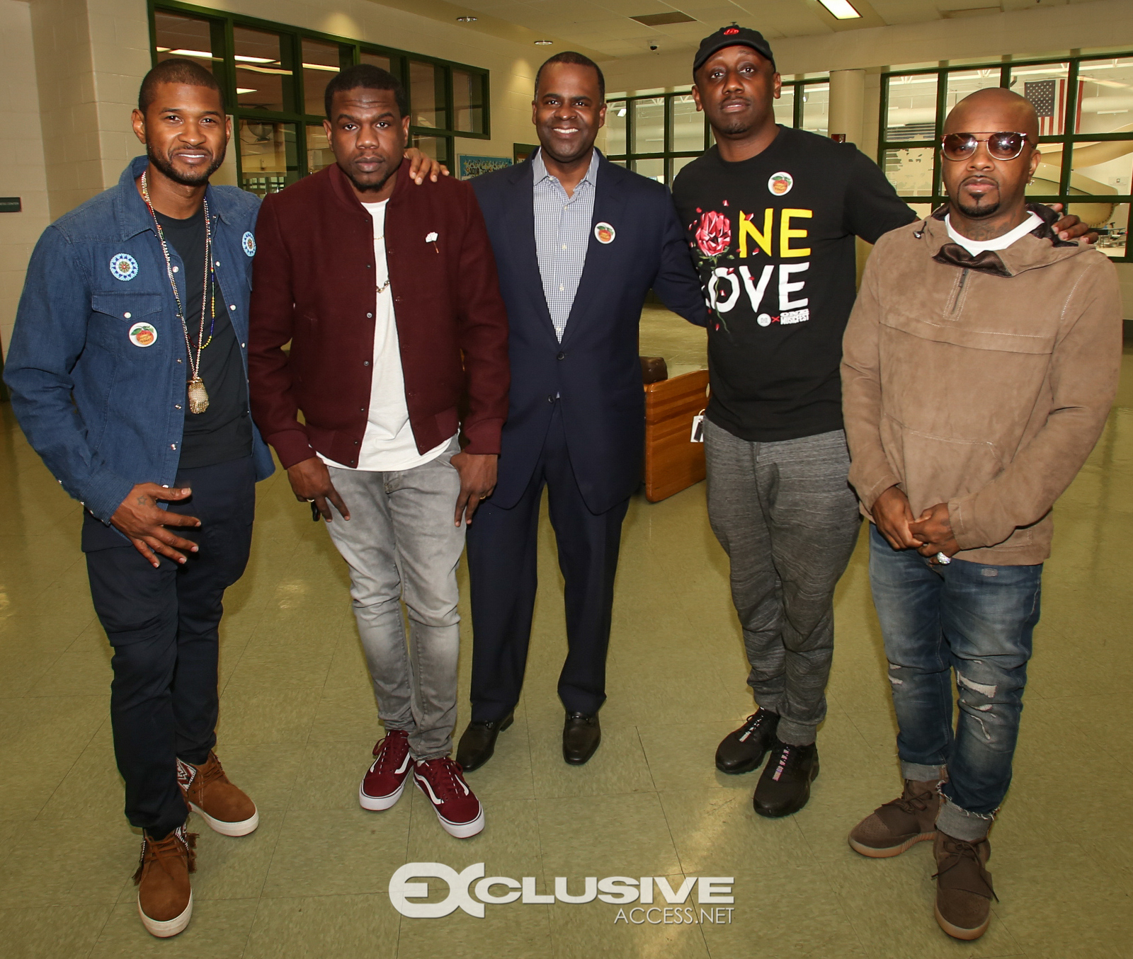 mayor-kasim-reed-and-usher-vote-in-fulton-county-photos-by-thaddaeus-mcadams-59-of-60