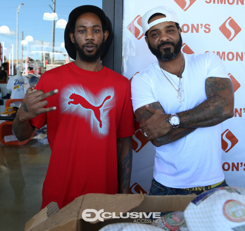 jim-jones-pulls-up-and-gives-out-over-150-turkeys-in-the-hood-photos-by-thaddaeus-mcadams-exclusiveaccess-net-18-of-28