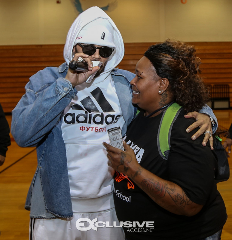 Chris Brown Surprises Columbia Middle School photos by Thaddaeus McAdams (11 of 34)