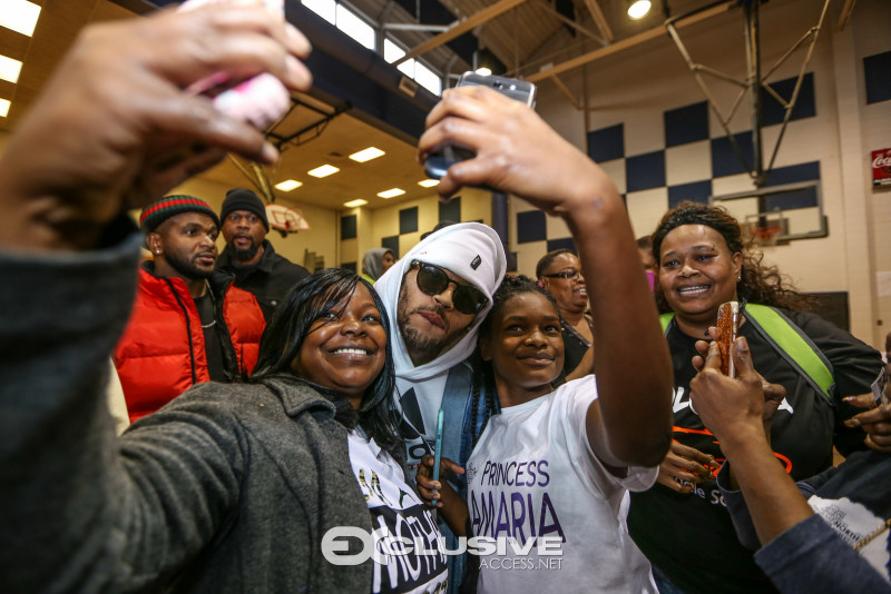 Chris Brown Surprises Columbia Middle School photos by Thaddaeus McAdams (27 of 34)
