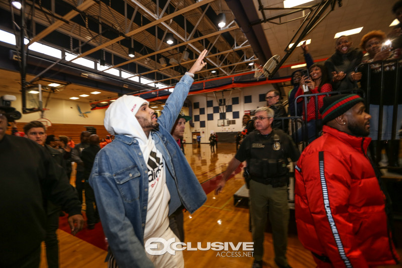 Chris Brown Surprises Columbia Middle School photos by Thaddaeus McAdams (32 of 34)