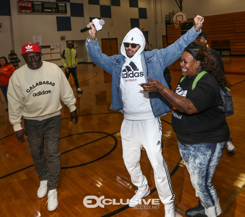 Chris Brown Surprises Columbia Middle School photos by Thaddaeus McAdams (8 of 34)