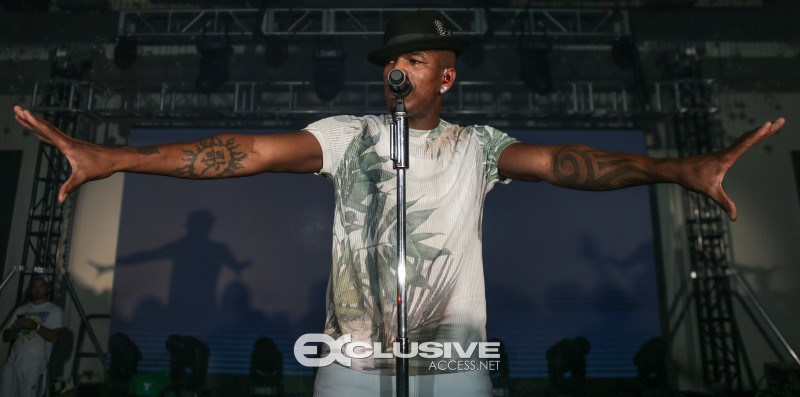 NeYo Live from Elvis Duran show photos by Thaddaeus McAdamas @KeepitExclusive (40 of 62)