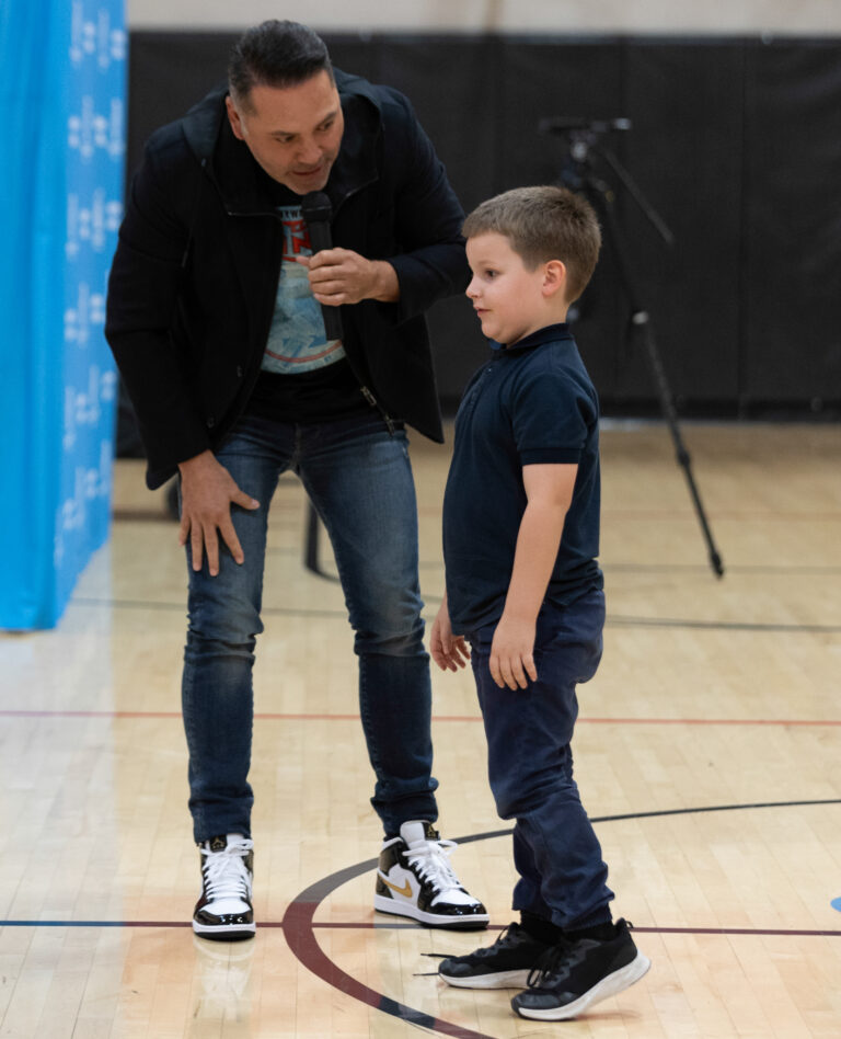 GOLDEN BOY  fighters visit The  BOYS AND GIRLS CLUB of Phoenix,