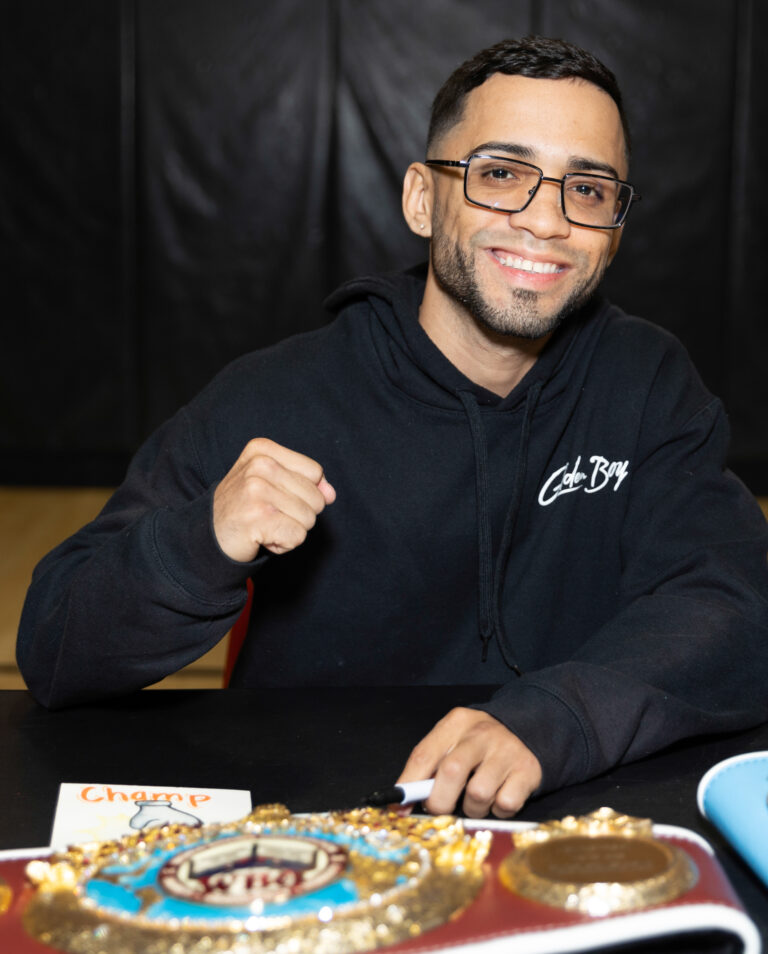 GOLDEN BOY  fighters visit The  BOYS AND GIRLS CLUB of Phoenix,