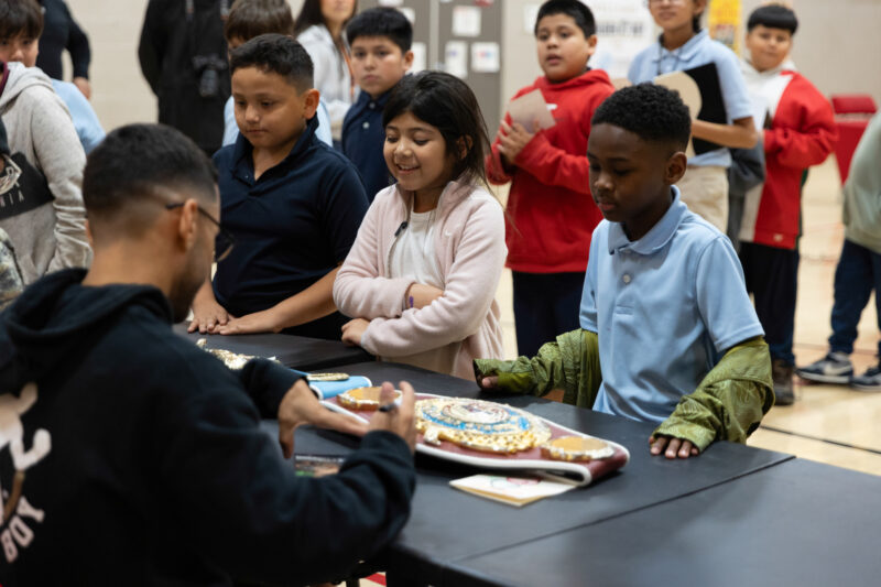 GOLDEN BOY  fighters visit The  BOYS AND GIRLS CLUB of Phoenix,