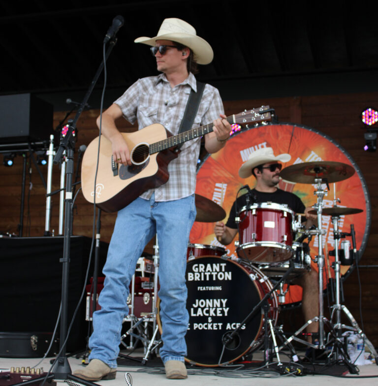 Dustin Lynch and Friends Live from Shady Gators ( Photos by Cayla Henson _ ExclusiveAccess