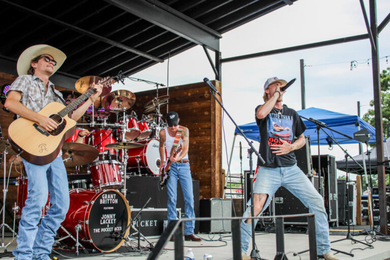 Dustin Lynch and Friends Live from Shady Gators ( Photos by Cayla Henson _ ExclusiveAccess