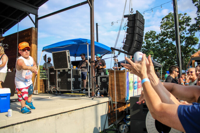 Dustin Lynch and Friends Live from Shady Gators