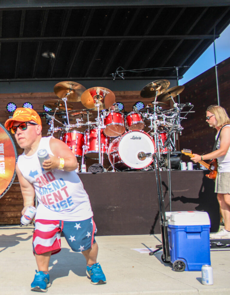 Dustin Lynch and Friends Live from Shady Gators