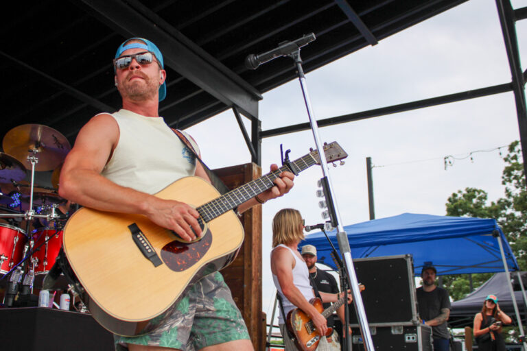 Dustin Lynch and Friends Live from Shady Gators