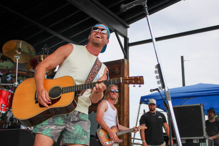 Dustin Lynch and Friends Live from Shady Gators