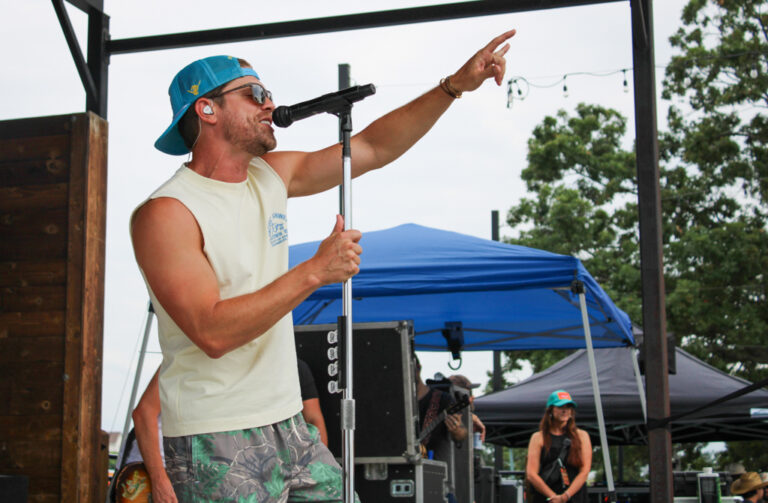 Dustin Lynch and Friends Live from Shady Gators