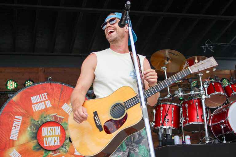 Dustin Lynch and Friends Live from Shady Gators