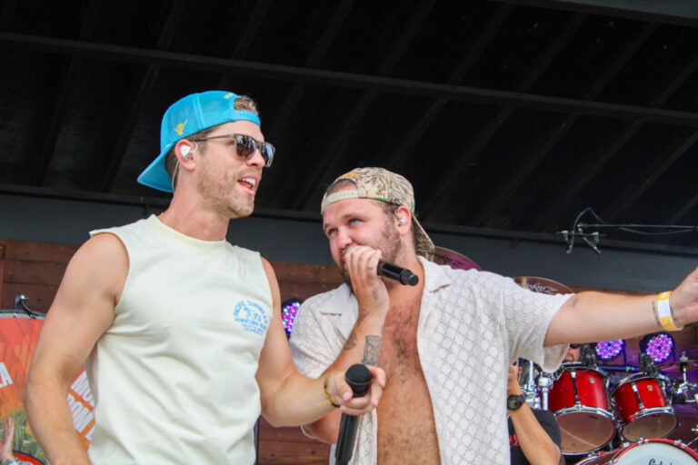 Dustin Lynch and Friends Live from Shady Gators